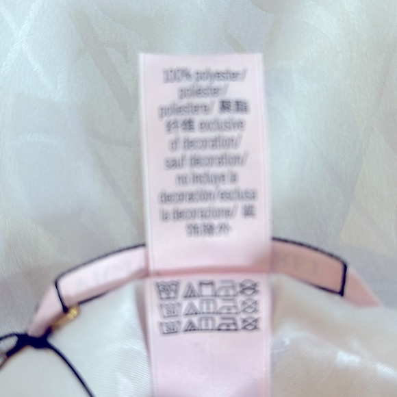 NEW! Victoria’s Secret creamy white top - Picture 8 of 8